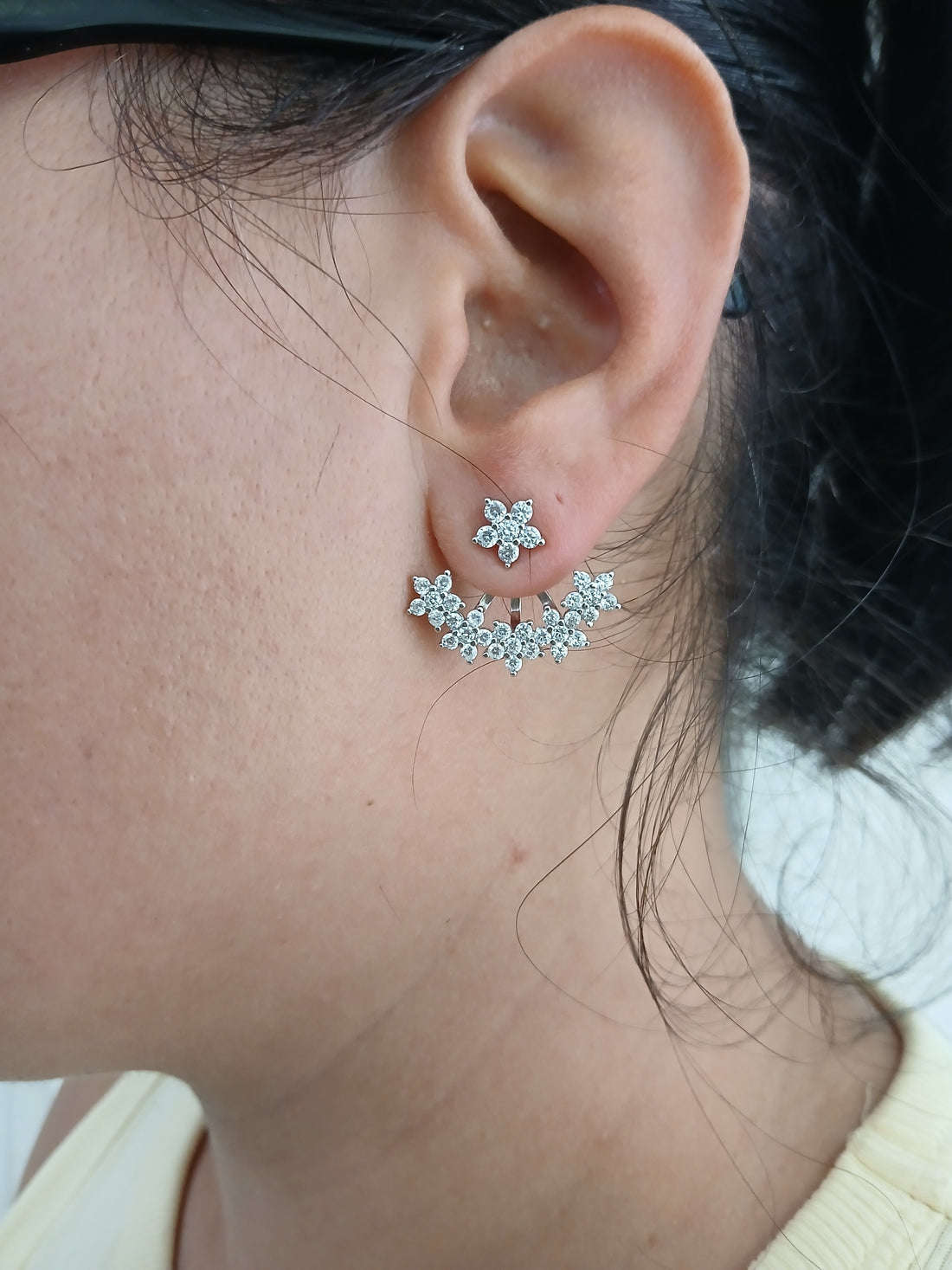 Orecchino a 6 Fiore Megic