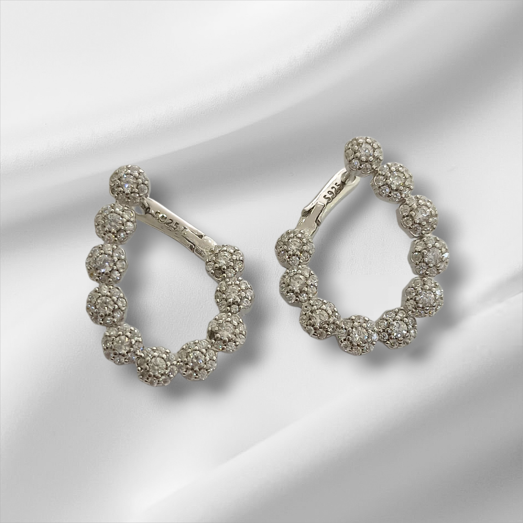 Orecchini Semi Ovali Megic