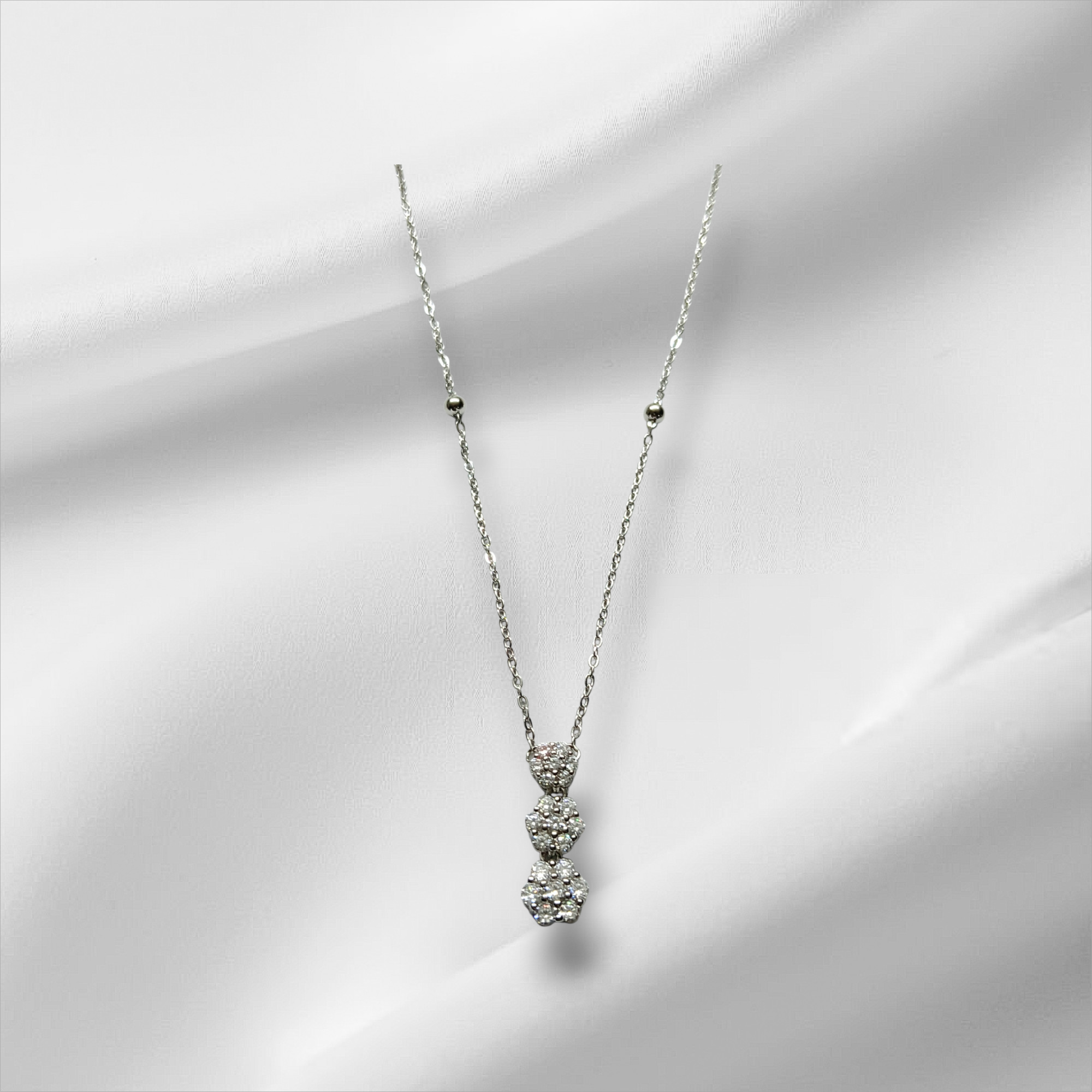 Collana tre Fiori Scalare